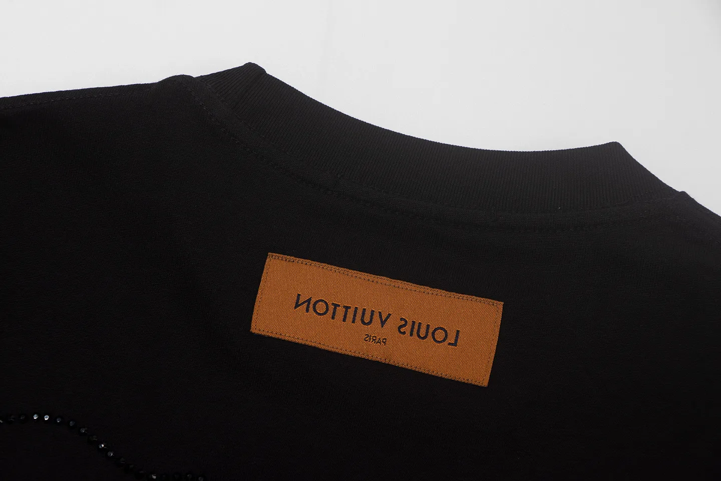 🅿️170 louis vuitto*2026 latest hot diamond💍offset printed short-sleeved T-shirt Material: Made of high version 300g double yarn combed cotton Size: S M L XL Color: black and white Style number: W2803
